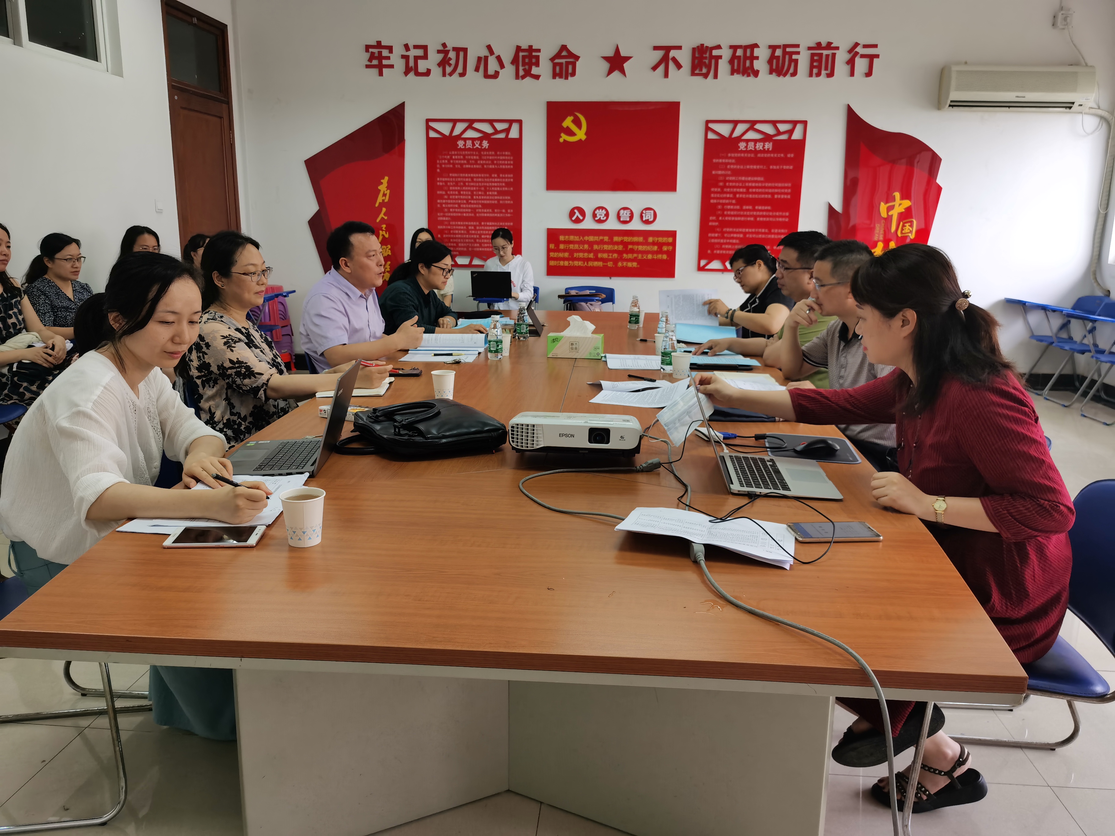 中心主任卞志村,副主任何玉一行来我院指导工作-南京财经大学外语学院